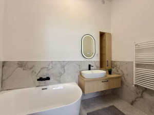 Bright 3-Bedroom Apartment in District V. City Center.