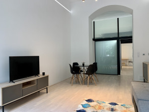 Stylish & Bright 1-Bedroom Apartment near Oktogon