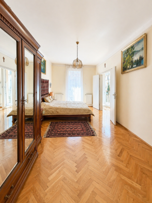 Bright 2-Bedroom Apartment with Balcony in Hársfa utca