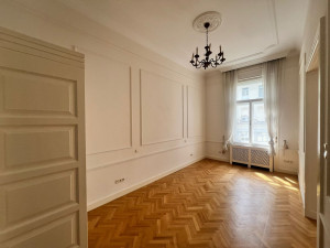 2-Bedroom Landmark View Apartment in Architectural Building