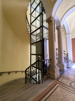 Renovated 2-Bedroom Apartment on Ráday utca
