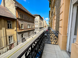 2-Unit Apartment with Balcony in József utca