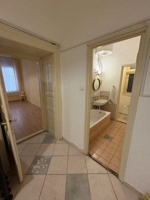 Shop for Rent in Rozsa utca