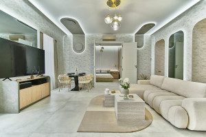 3-Bedroom Renovated Apartment near Opera