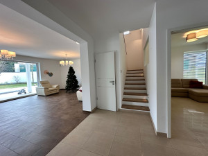 4-Bedroom Villa with Views to Pilis Hills