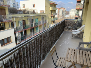 2-Bedroom Apartment with Large Terrace in Úszódaru utca