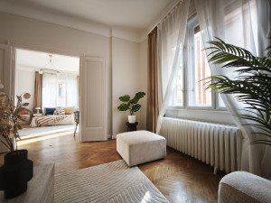3-Bedroom Elegant Corner Apartment with Balcony