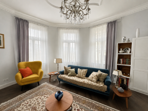 1-Bedroom Stylish Parkview Apartment with Balcony