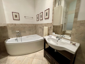 Charming 2-Bedroom Apartment near the National Museum