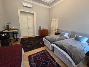 2-Bedroom Elegant Apartment next to Parliament