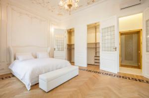 3-Bedroom Designer Luxury Apartment with Balcony