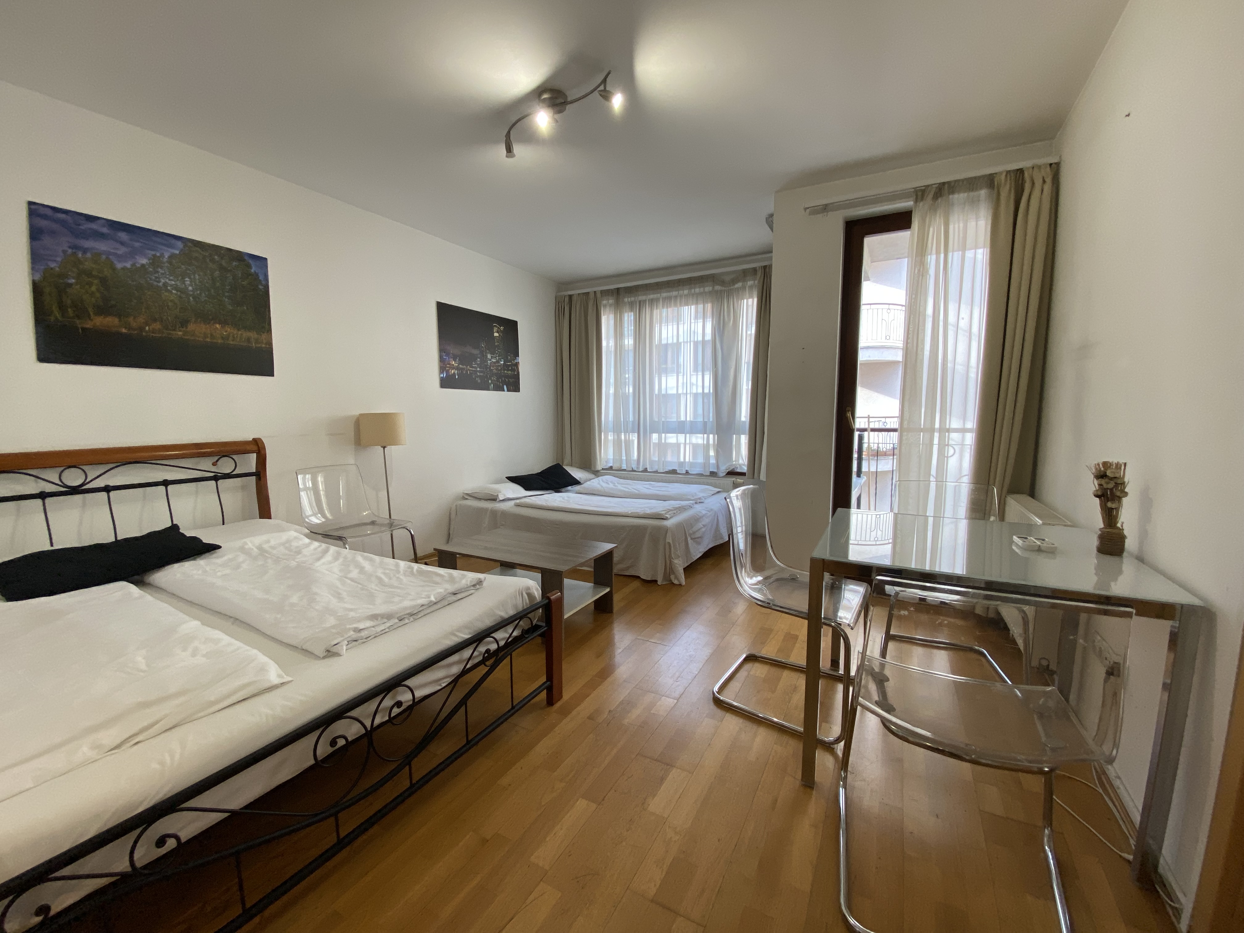 Bright apartment with large balcony in prime District 7 location