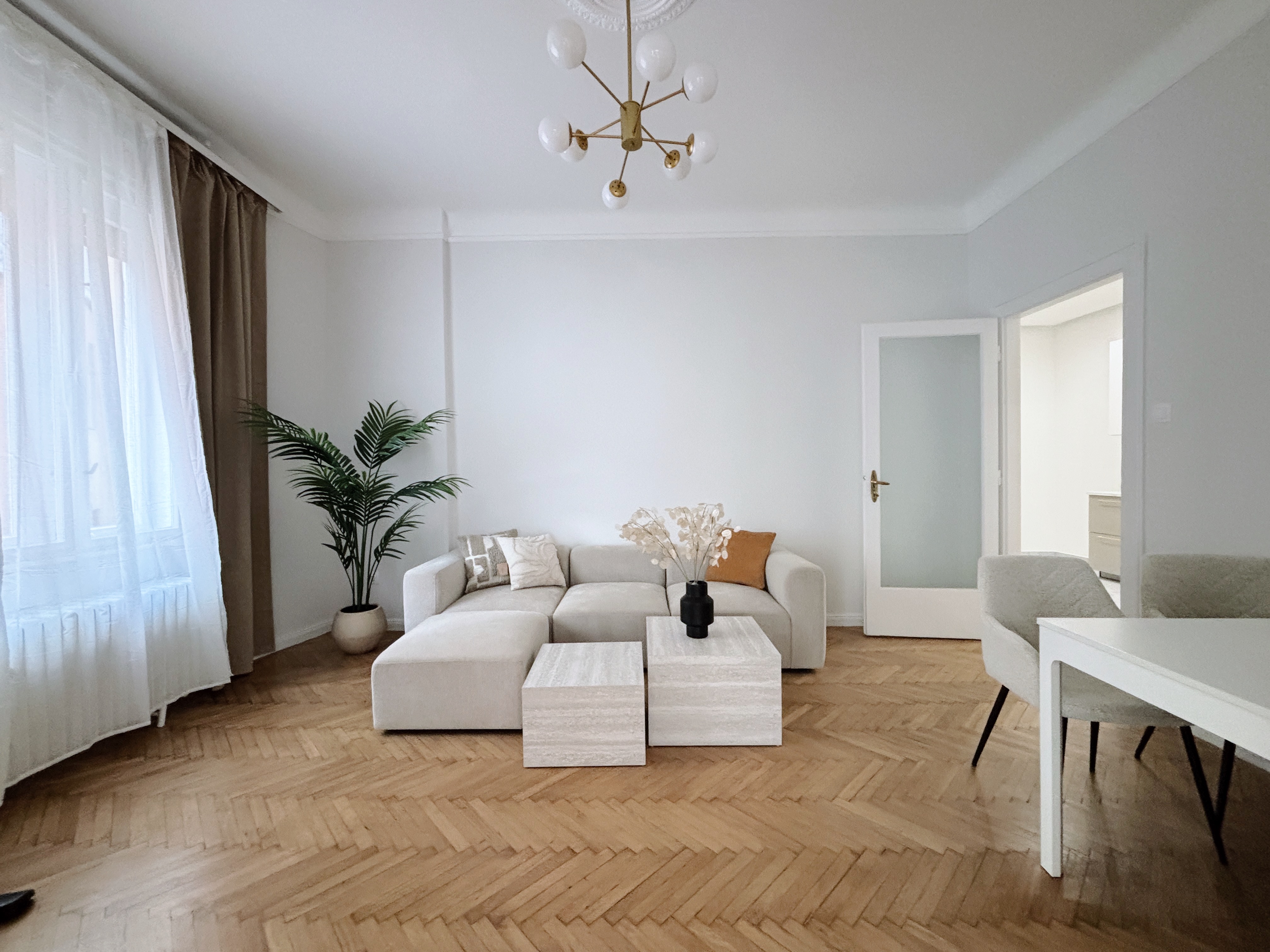 Elegant Corner Residence in Wesselényi utca