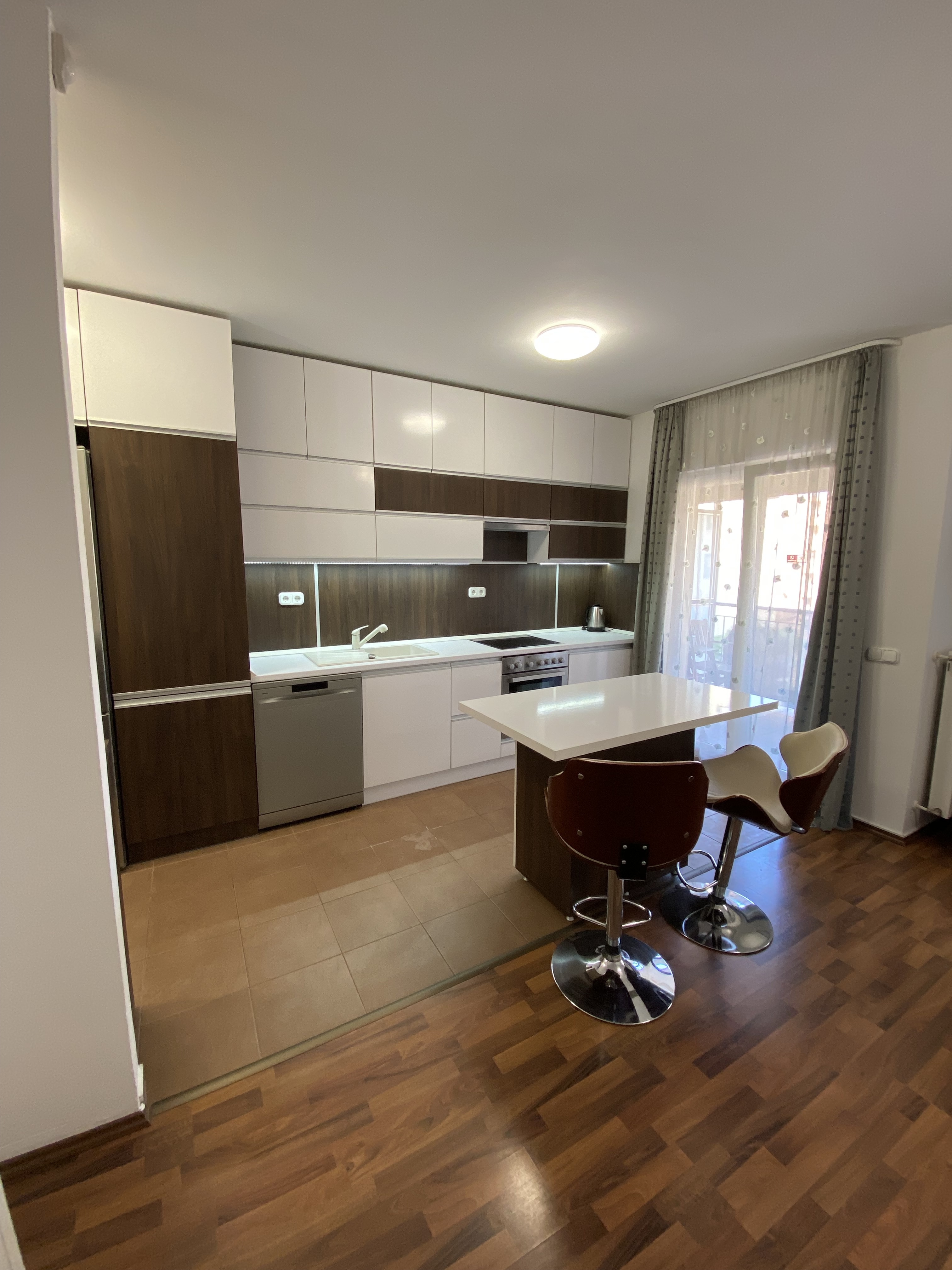 Bright 1-Bedroom Apartment with Balcony in Márton utca