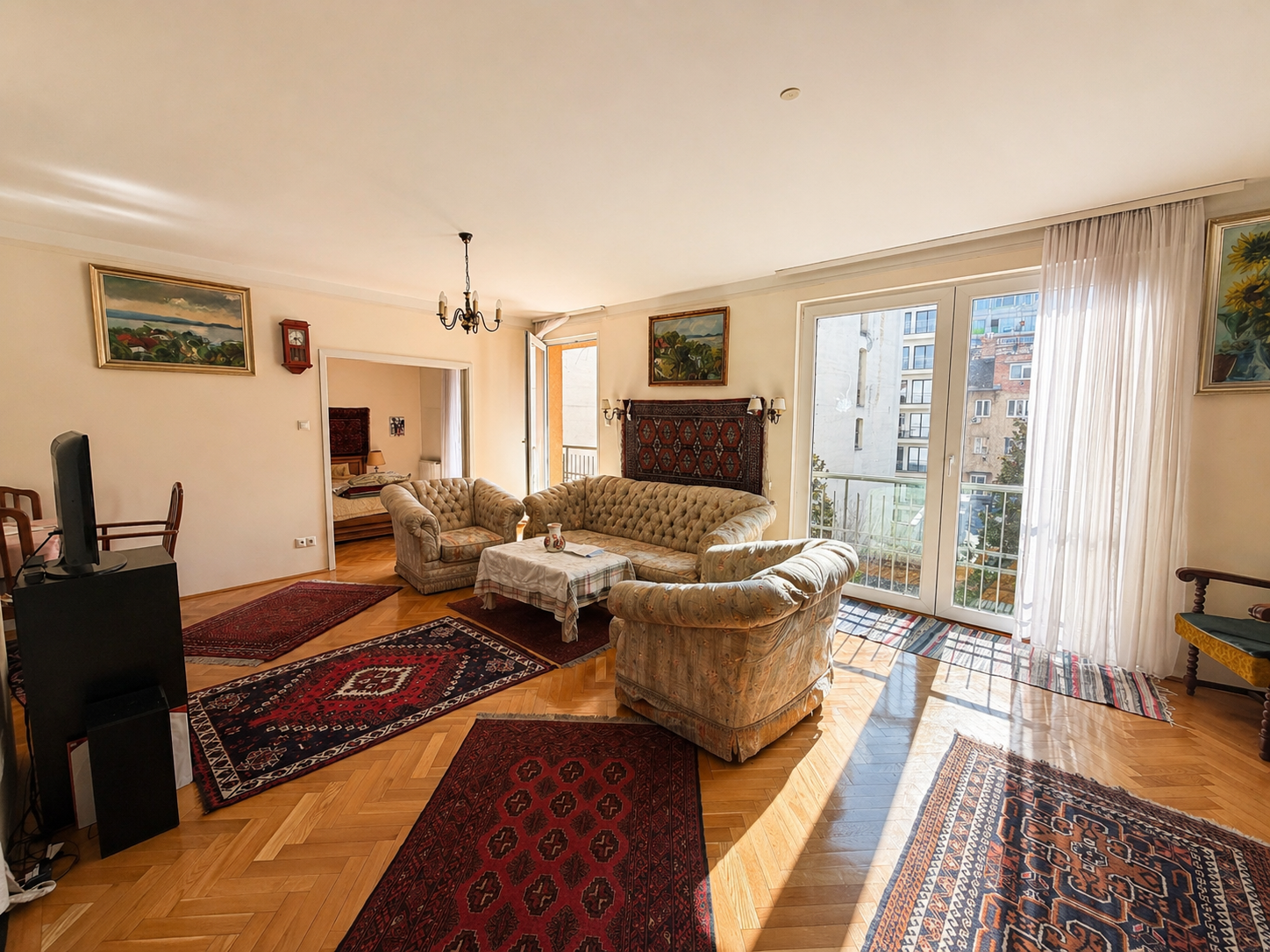 Bright 2-Bedroom Apartment with Balcony in Hársfa utca