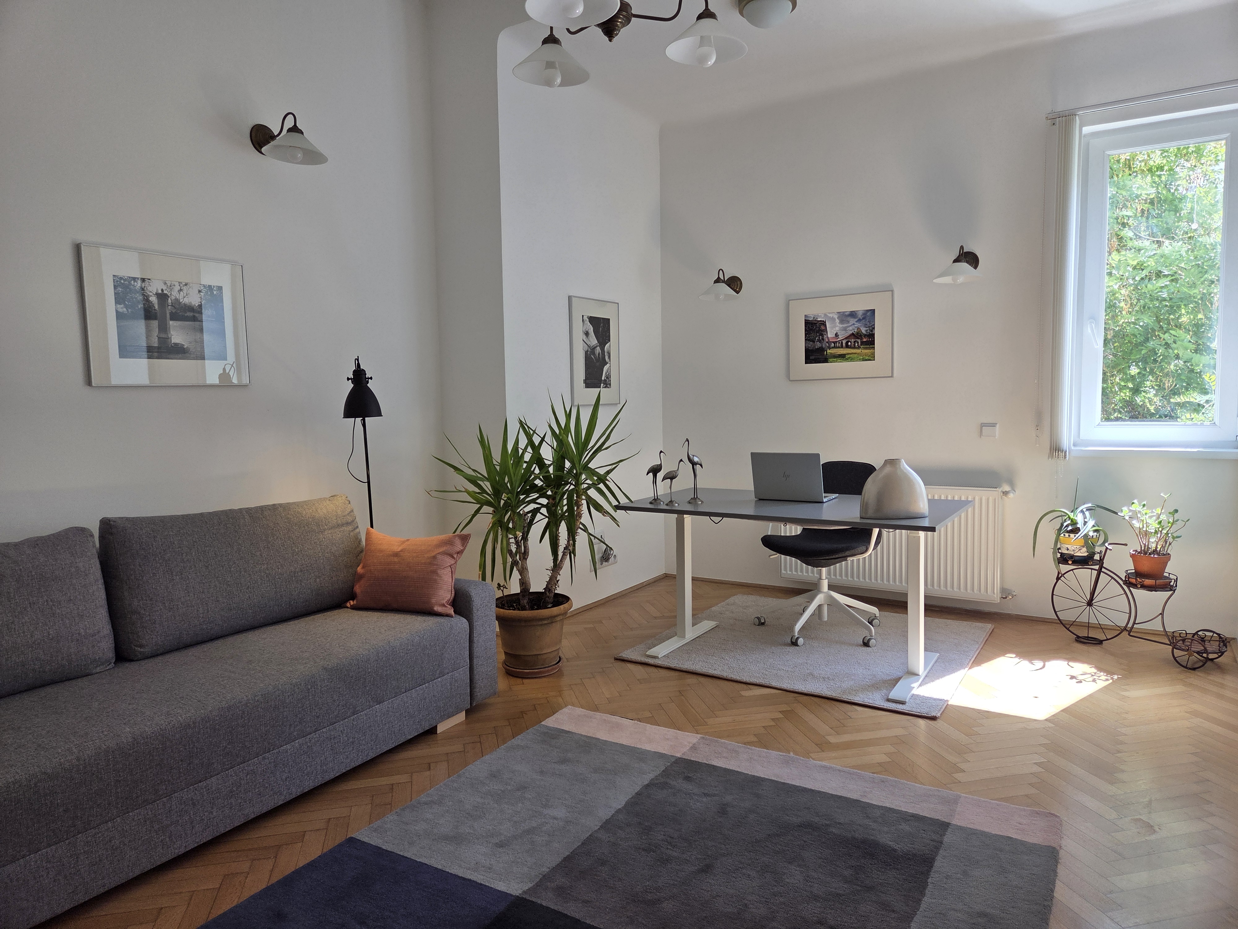 1-Bedroom Renovated Apartment next to Parliament