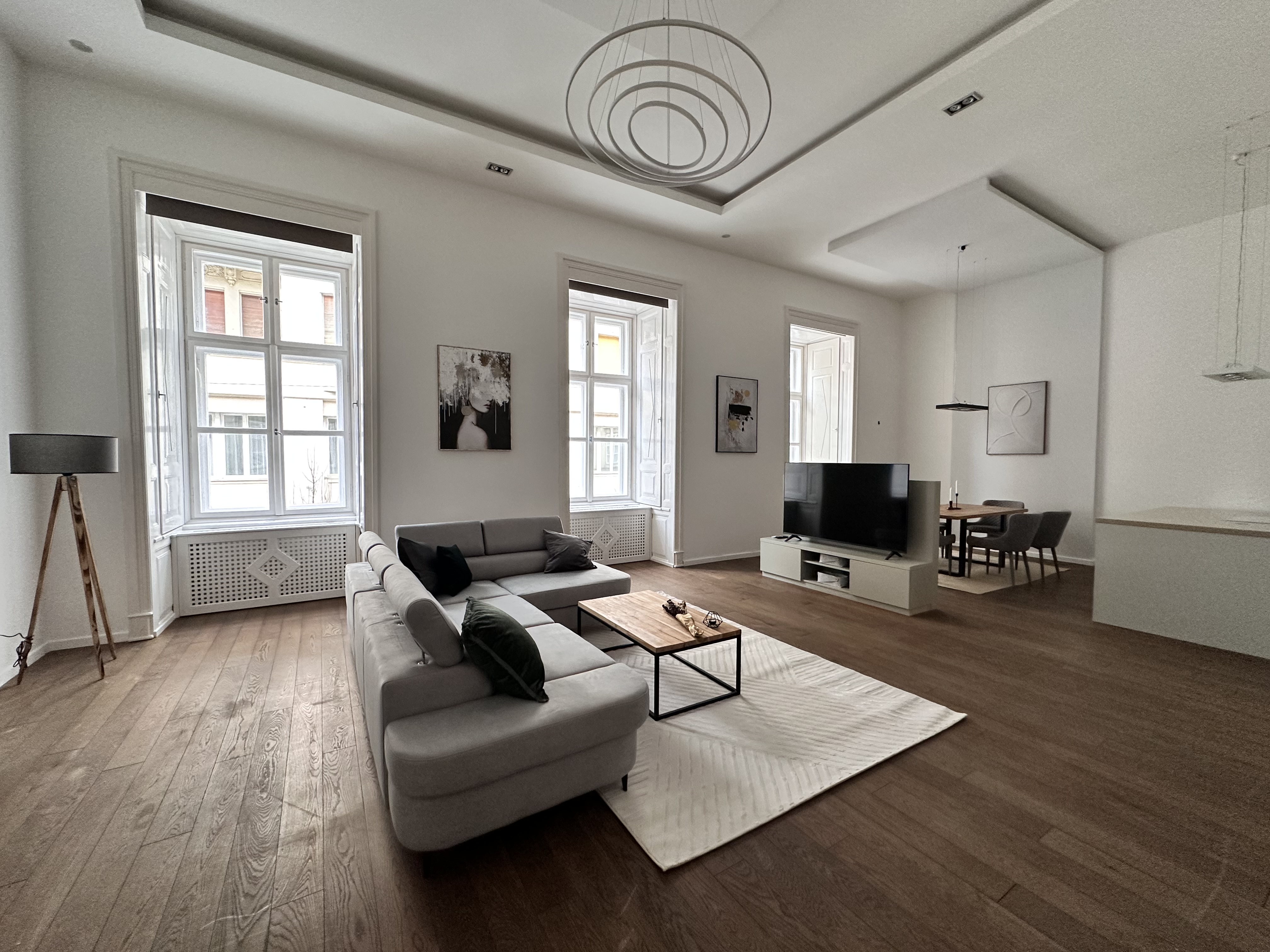 2-Bedroom Apartment on Október 6. utca