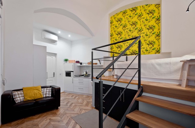 Cozy & Bright Studio for Rent on Ráday Street