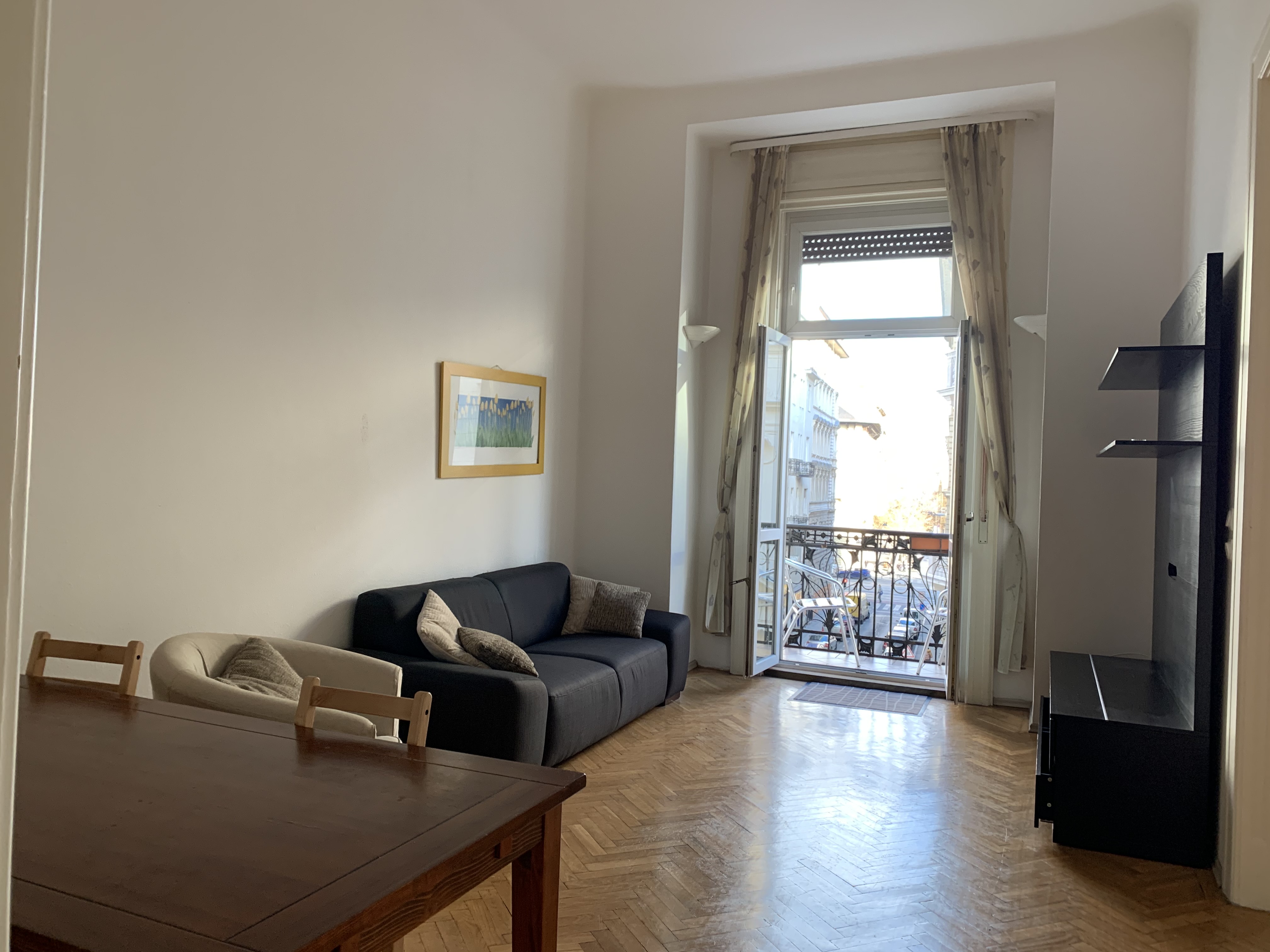 1- Bedroom Apartment with Balcony on Gutenberg tér