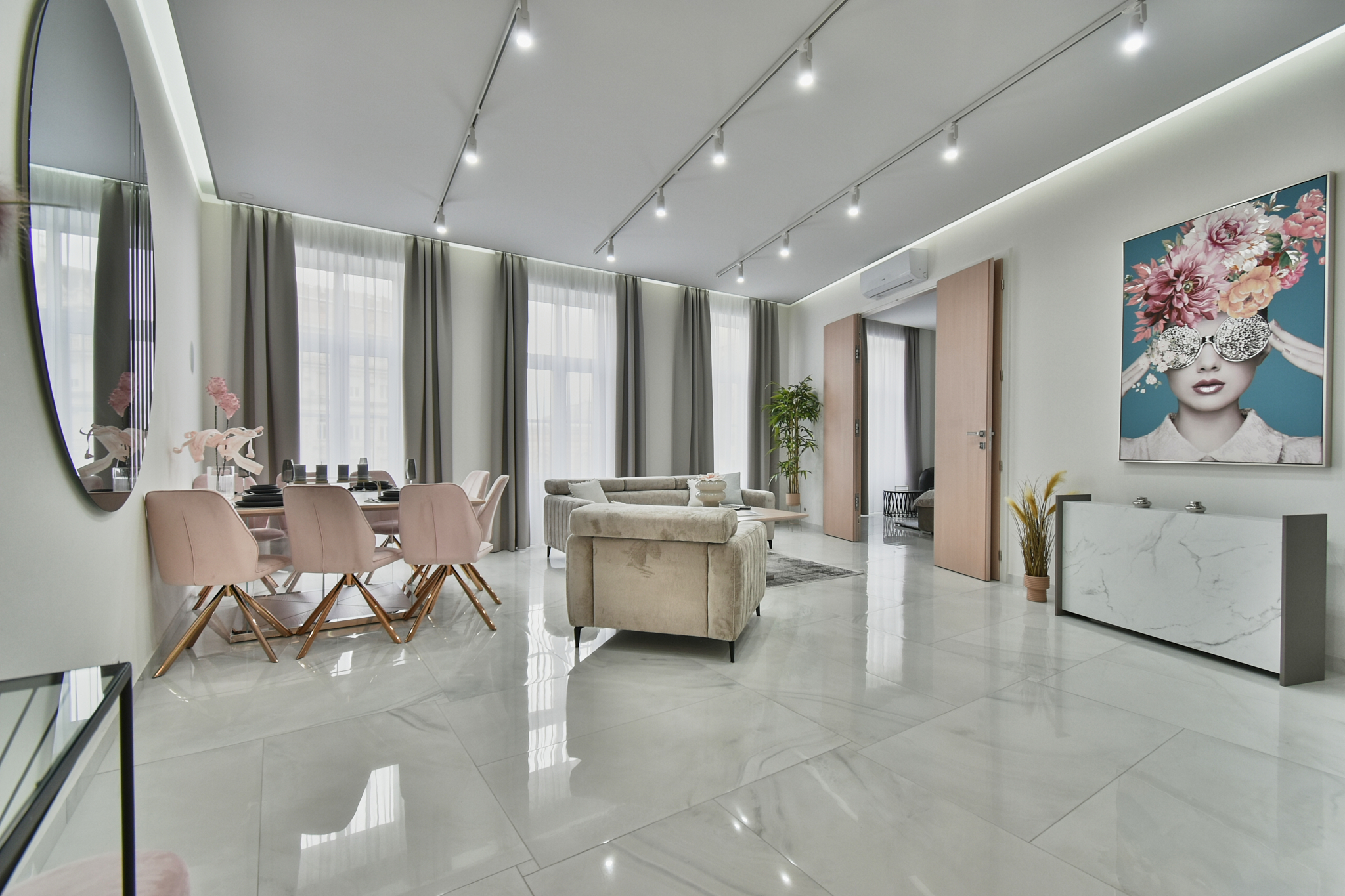3-Bedroom Apartments with Synagogue View