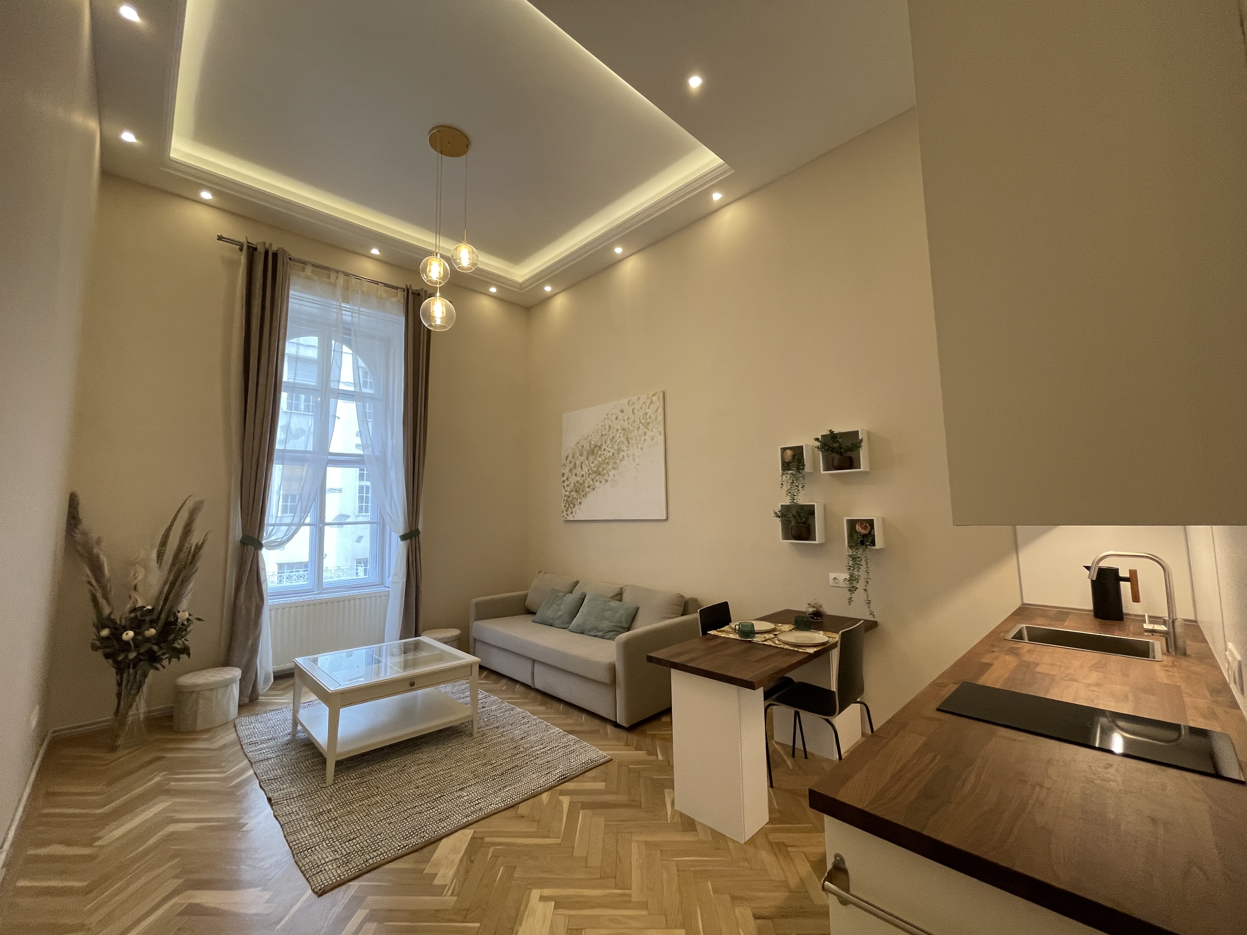 Bright Apartment with Balcony in Prime District V Location