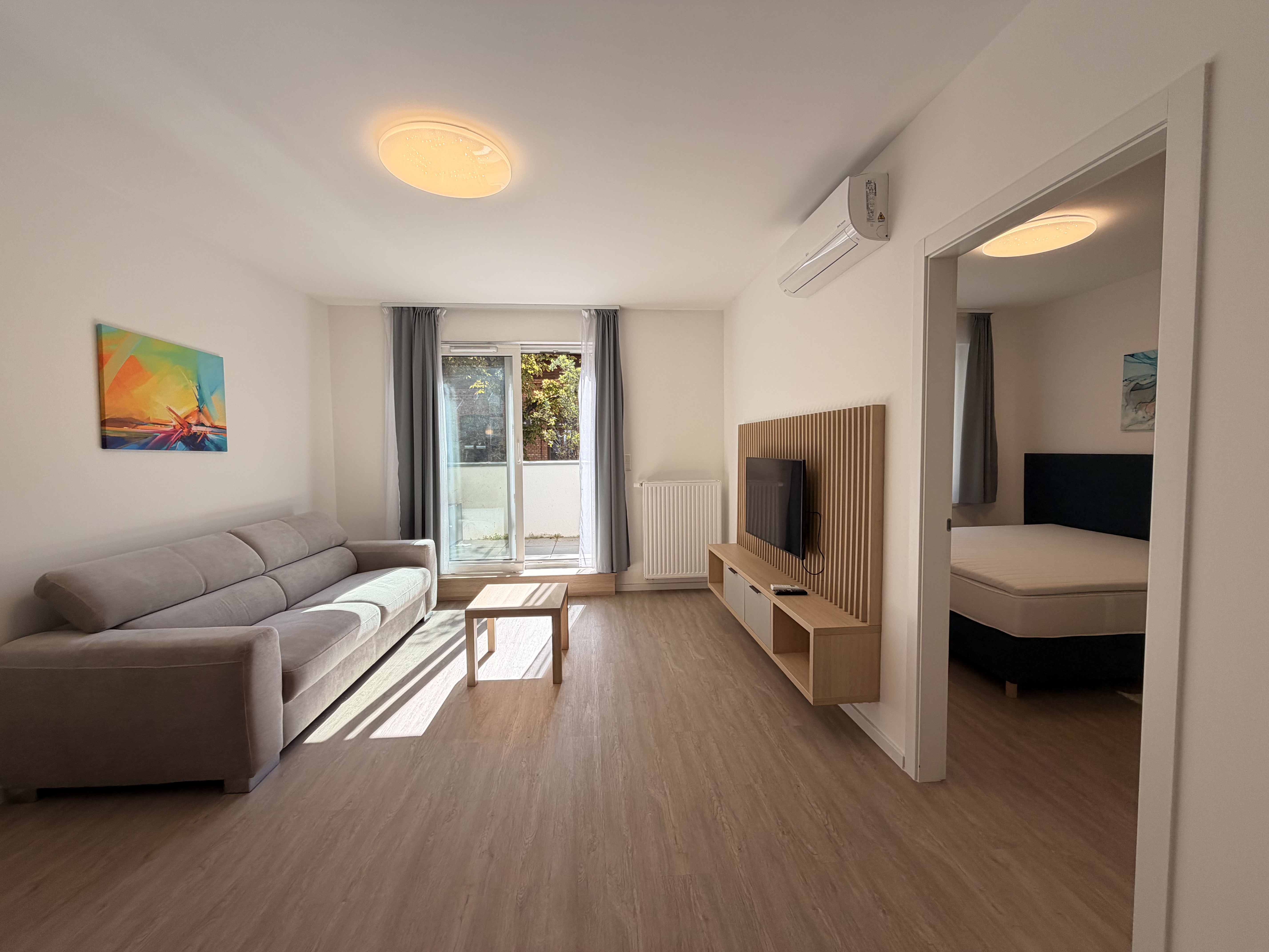 Modern 1-Bedroom Flat with Balcony on Corvin Promenade