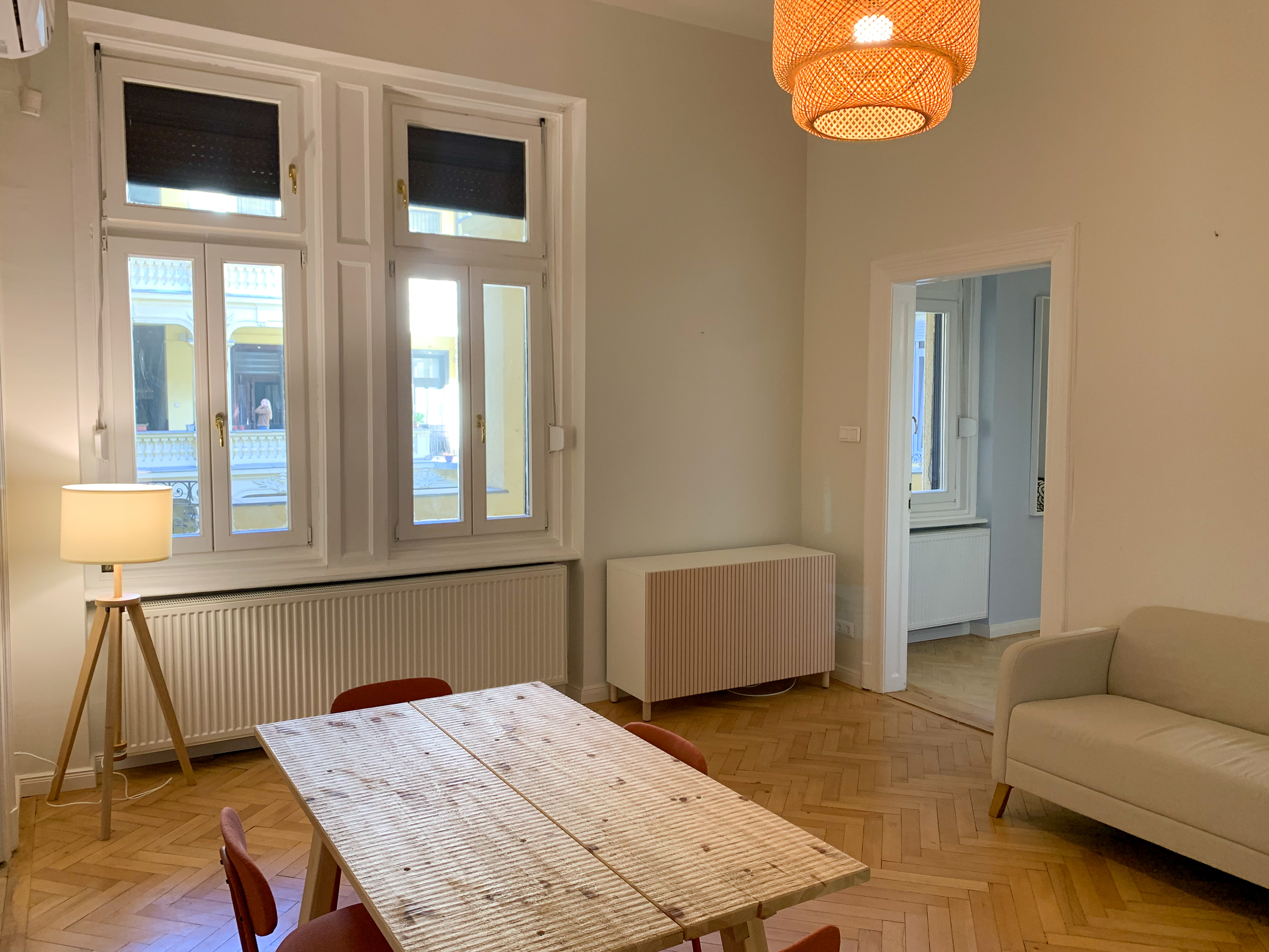 2-Bedroom Apartment in Damjanich utca