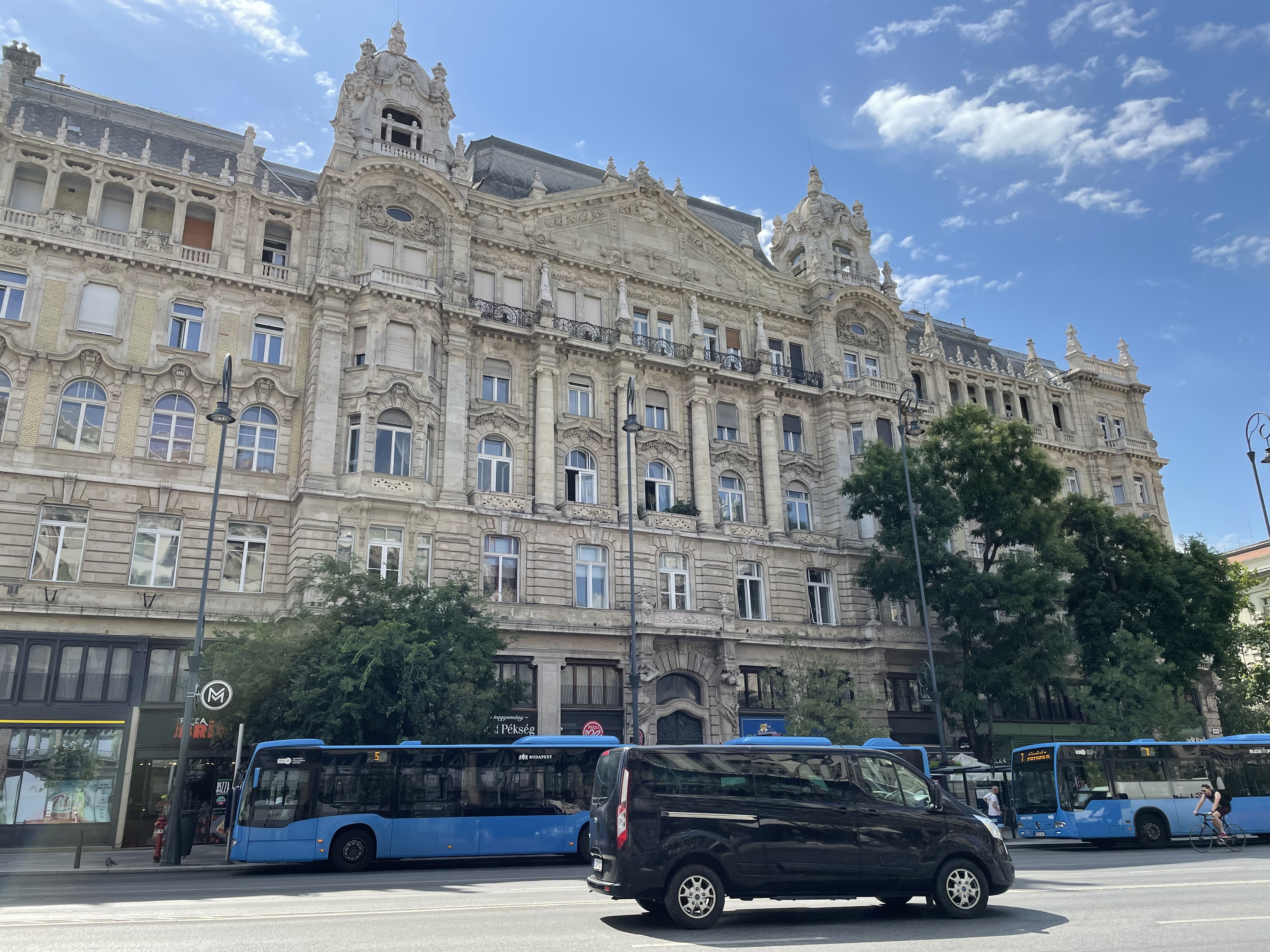 2-Bedroom Luxury Apartment in Royal Heritage Residence