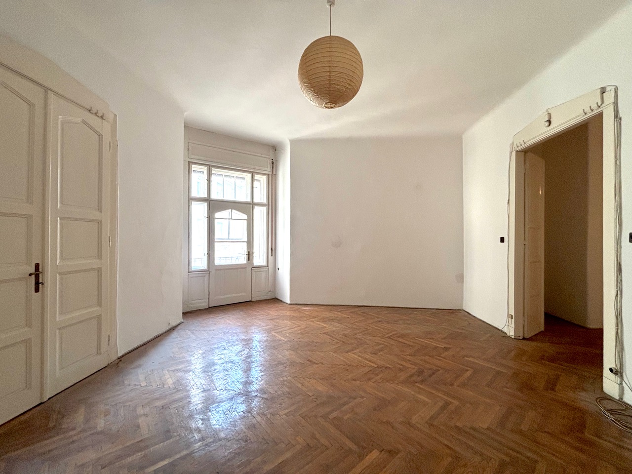 2-Bedroom Apartment with Balcony few steps from Parliament