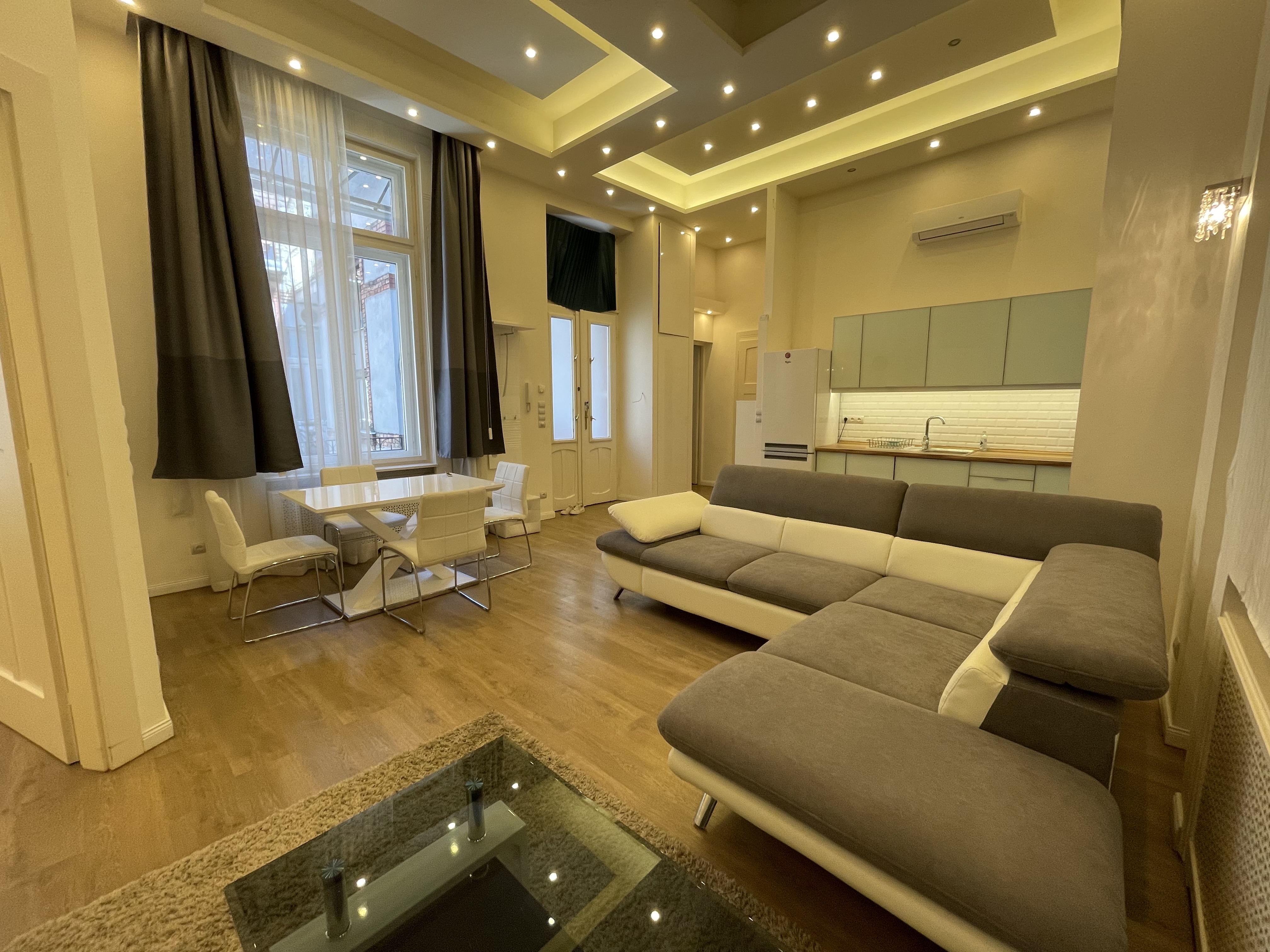 2-Bedroom Flat for Rent in Báthory utca